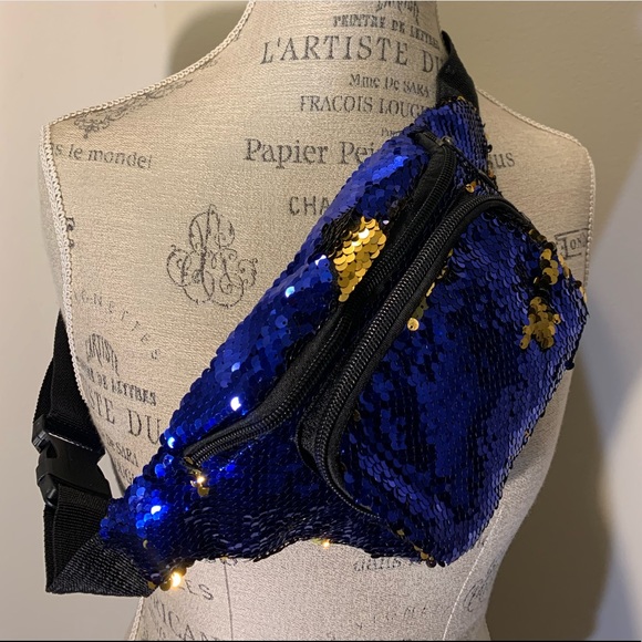 ✨NWOT✨ Large Sequence Fashionable Fanny Pack - Picture 11 of 15